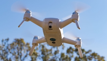 Selfies from the sky made simple by Yuneec Breeze